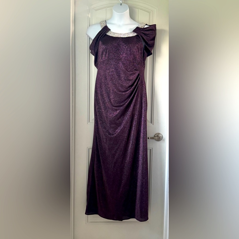 Elegant Cold Shoulder Sparkly Evening Dress